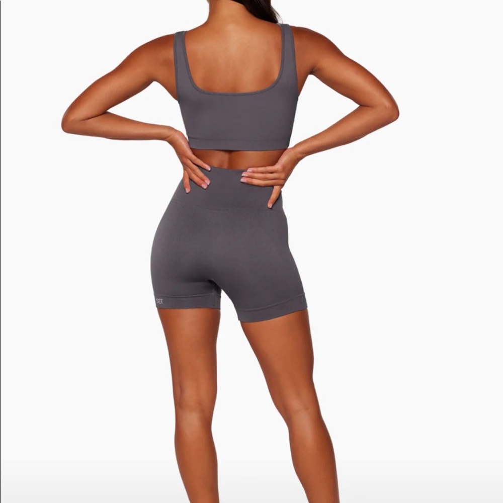 Set active sculptflex bike shorts NWT small pebble color